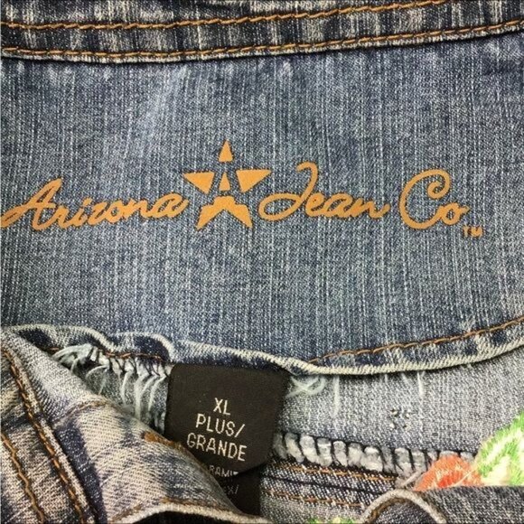 Arizona Jeans Vintage Juniors Embroidered Studded Denim Jacket, Blue, size XL - Picture 6 of 9